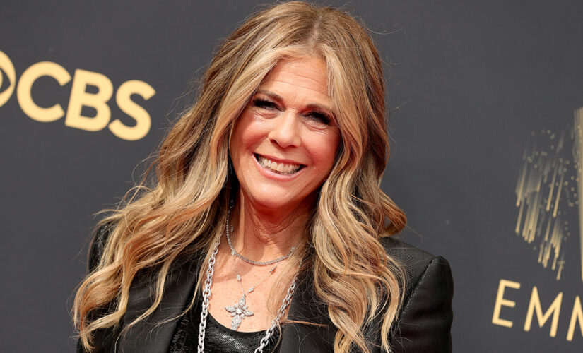 Rita Wilson rapped at the Emmys – and sends social media into a frenzy