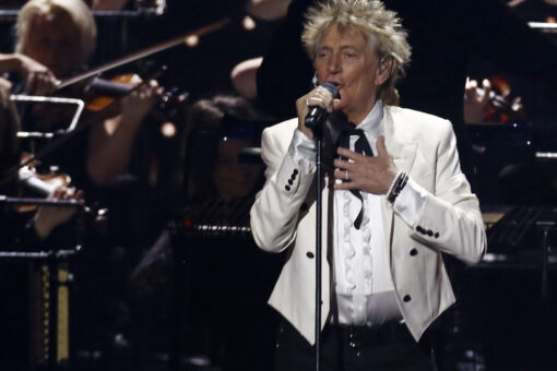 Rod Stewart’s trial for a battery charge canceled by judge as singer seeks plea agreement