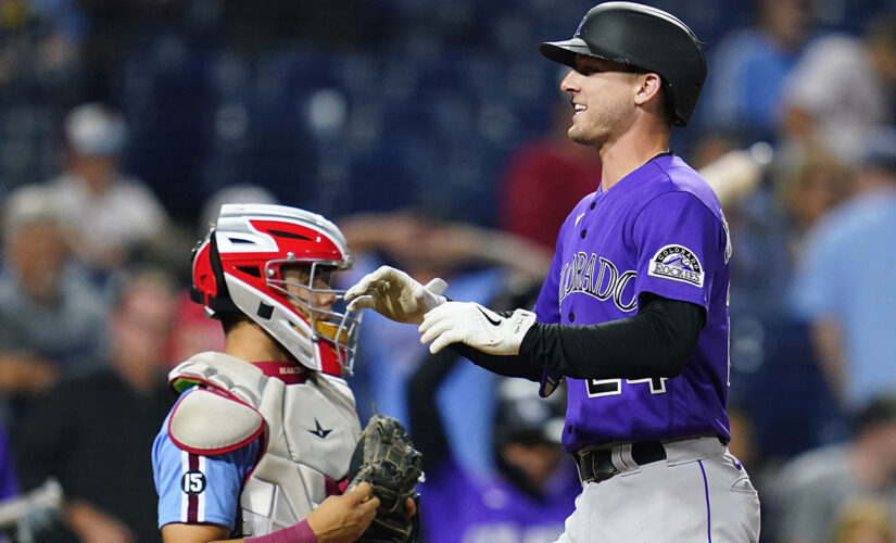 McMahon, Hilliard homer in 9th, rally Rockies over Phillies