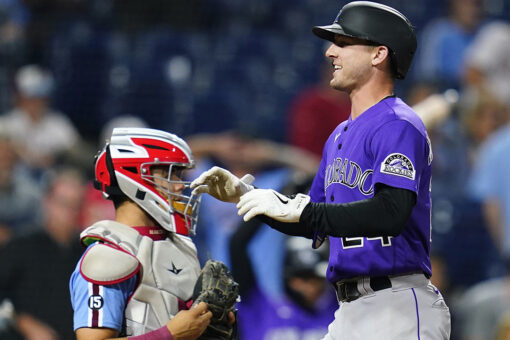 McMahon, Hilliard homer in 9th, rally Rockies over Phillies