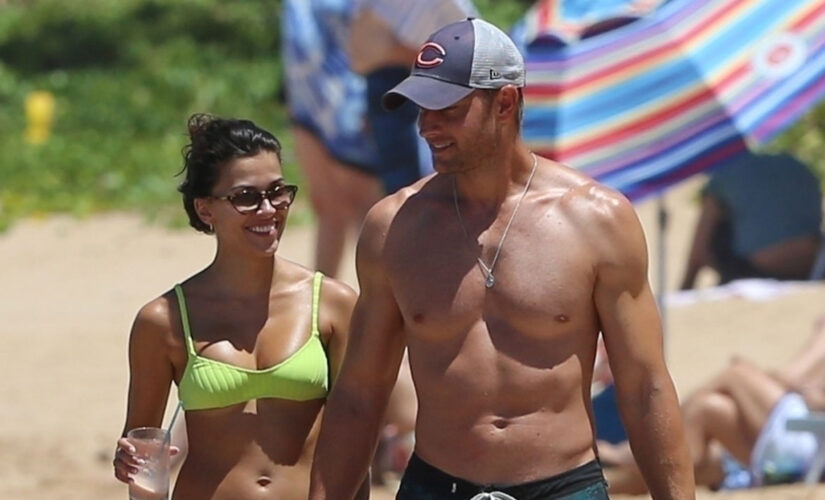 Sofia Pernas, Justin Hartley show off beach bodies during Hawaiian vacation