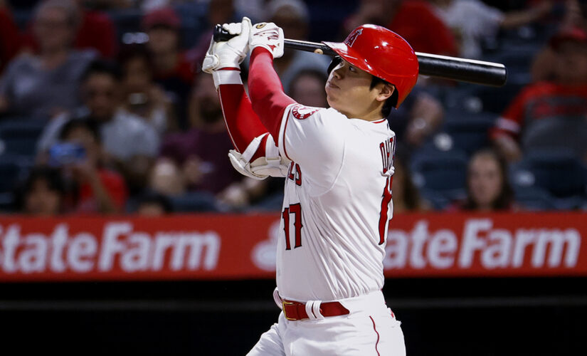 Ohtani hits MLB-high 43rd HR, Suarez CG as Angels beat Texas