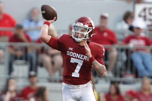 No. 4 Oklahoma rolls past Western Carolina 76-0