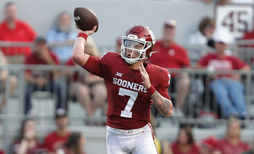No. 4 Oklahoma rolls past Western Carolina 76-0
