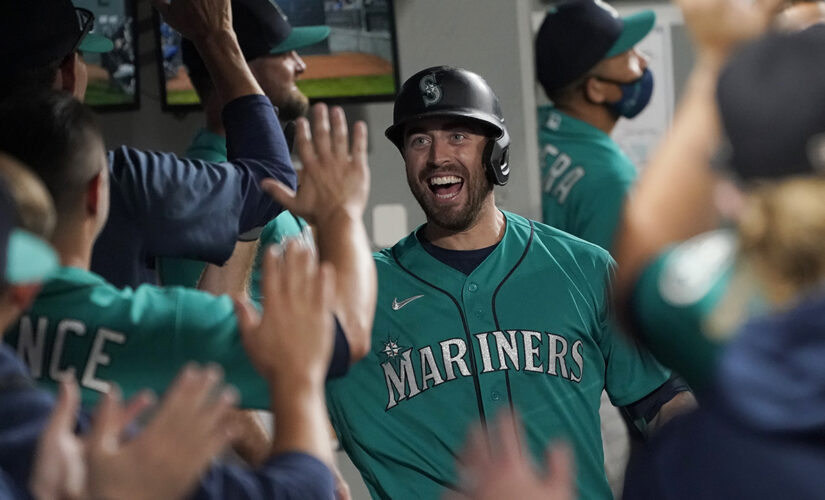 Mariners inch closer in wild-card chase, top D’backs 5-4