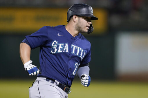 Seager, France HR, Mariners top A’s, move up in playoff race