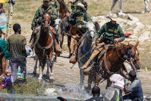 Photographer behind viral images of Border Patrol agents on horseback: ‘I’ve never seen them whip anyone’