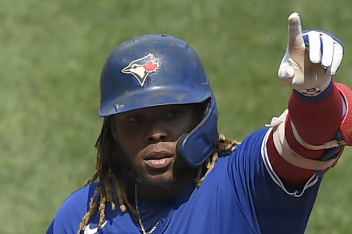 Guerrero hits MLB-leading 45th HR, Blue Jays rout Rays 8-1