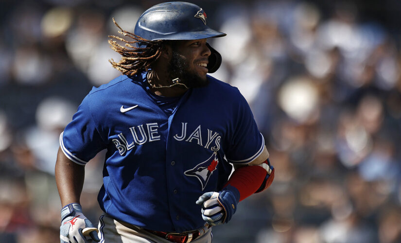 Guerrero Jr, Semien power surging Jays past Yanks 8-0
