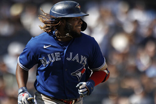 Guerrero Jr, Semien power surging Jays past Yanks 8-0