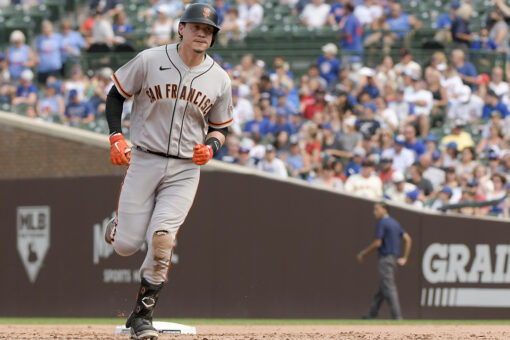 Flores homers, Giants beat Cubs 6-5 for 7th straight win