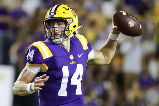 Johnson passes for 5 TDs, LSU tops Cent. Michigan, 49-21