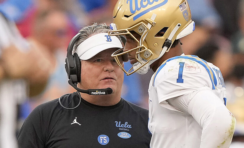 Thompson-Robinson leads No. 24 UCLA past Stanford 35-24