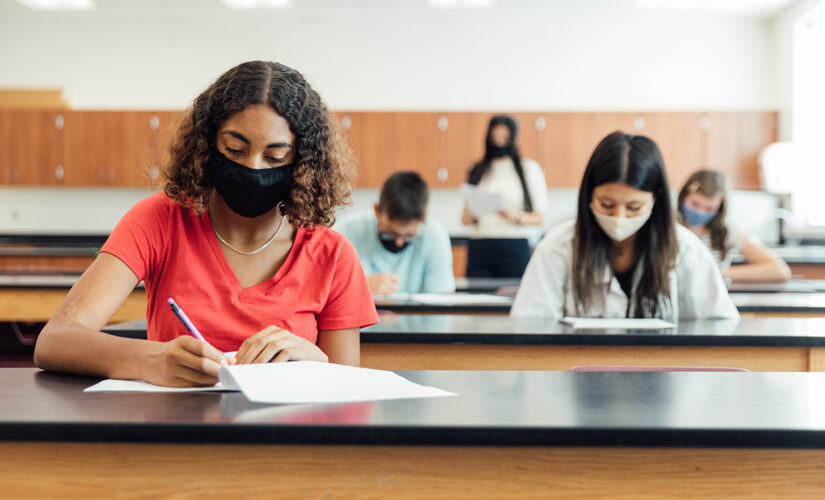 Parent calls cops after maskless students pulled from class at New York school