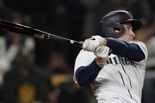 Contending Mariners win for 10th time in 11 games; A’s out