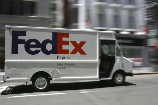FedEx drivers accused of stealing girl’s kitten