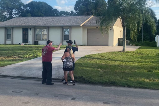 Gabby Petito case: Fight between neighbor, protester breaks out near Brian Laundrie’s family’s home