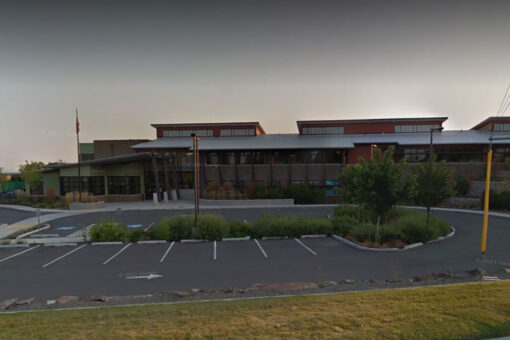 Principal of Washington state elementary school says students need to wear masks while chewing lunch: report