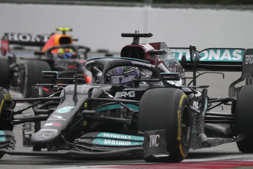 Lewis Hamilton wins record 100th F1 Grand Prix at wet and wild Russia race