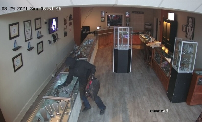Arkansas suspect used stolen truck in jewelry store heist, stole thousands of dollars worth of items: police