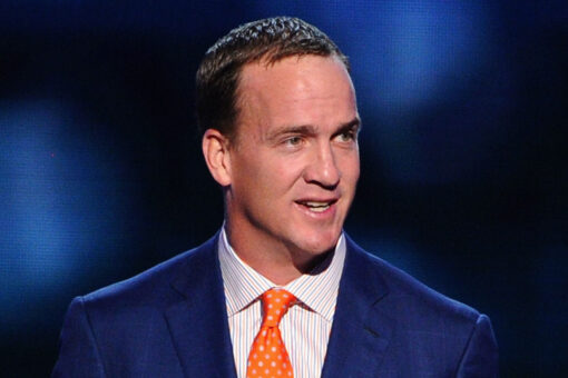 Peyton Manning tried writing an apology letter to a referee after cursing him out during a game