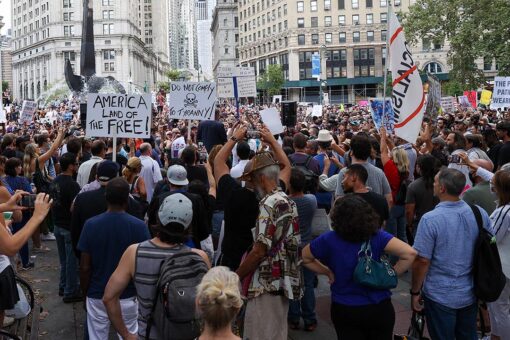 New York teachers protest vaccine mandates, march across Brooklyn Bridge