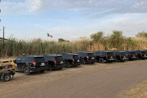 Texas Gov. Abbott creates ‘steel barrier’ of vehicles to block migrants from entering US