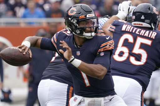 Fields, Bears bounce back to beat winless Lions 24-14