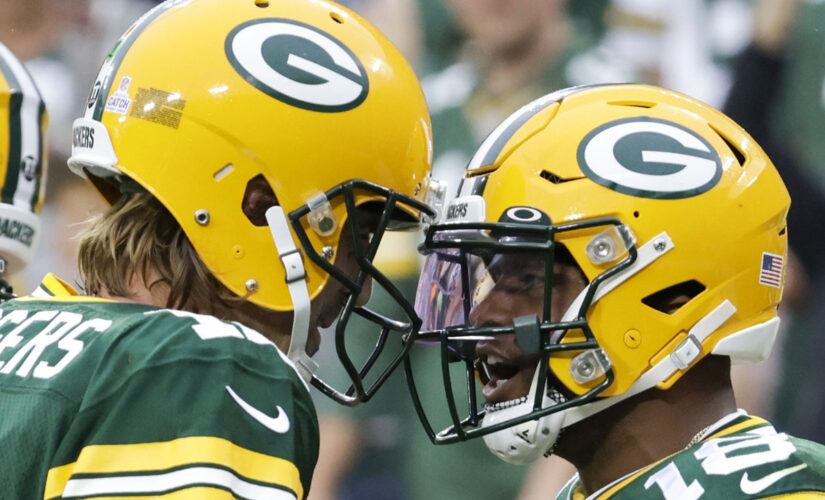 Rodgers-Cobb connection helps Packers beat Steelers 27-17