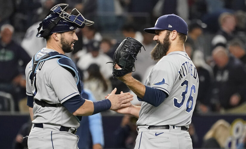 Yanks’ rally fizzles, AL wild-card race tightens as Rays win