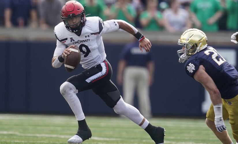 Desmond Ridder, No. 7 Cincinnati beat No. 9 Notre Dame 24-13