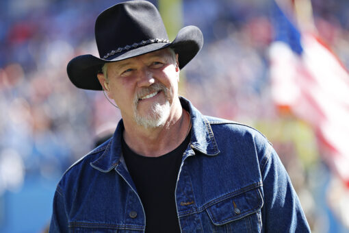 Trace Adkins reflects on 2011 fire, giving back to veterans: ‘It’s been the great privilege of my career’