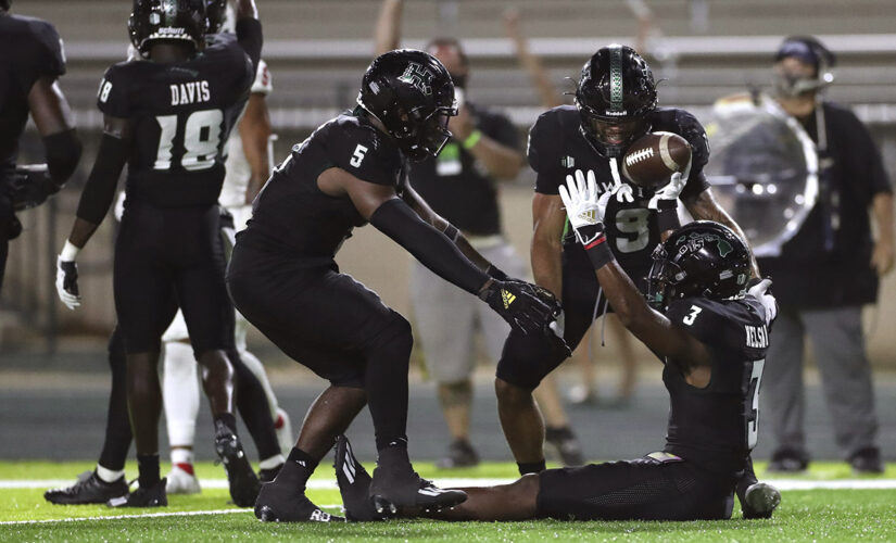 Hawaii INT at 2 preserves 27-24 win over No. 18 Fresno State