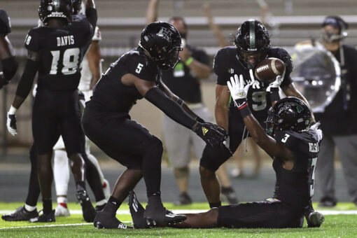 Hawaii INT at 2 preserves 27-24 win over No. 18 Fresno State