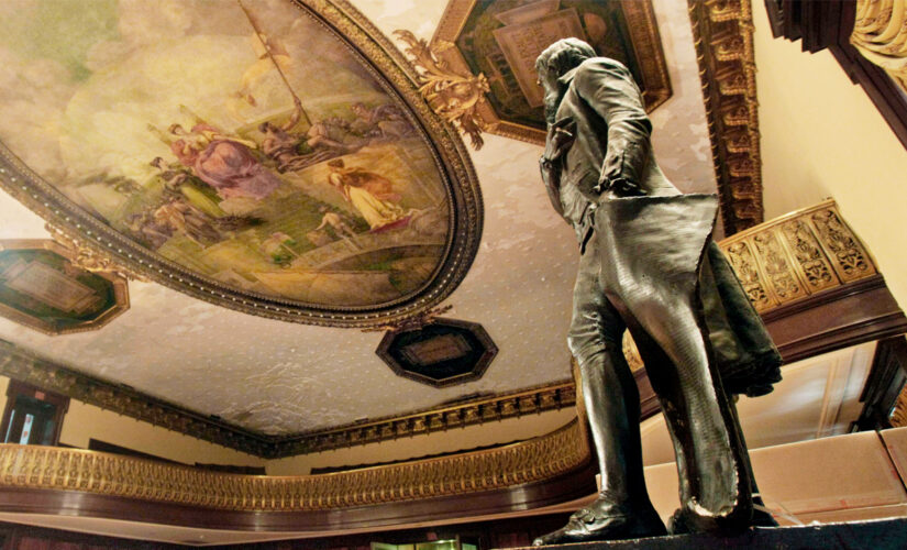 Thomas Jefferson statue to be removed from New York City Chambers, commission rules