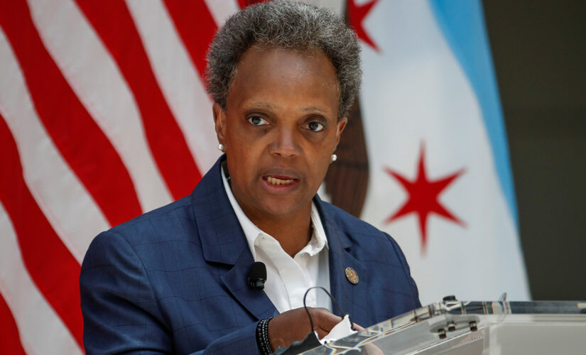 Chicago Mayor Lightfoot drowned out by boos at union fundraiser