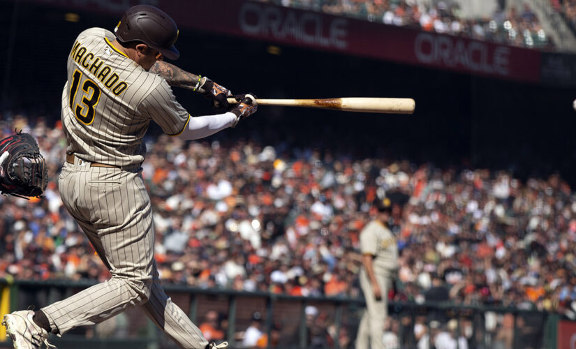 Giants miss chance to clinch NL West, fall to Padres in 10th