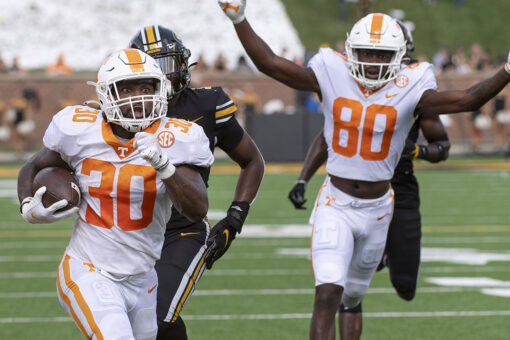 Tennessee makes quick work of Missouri in 62-24 rout