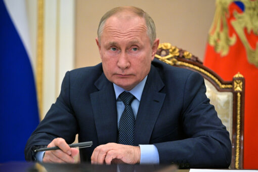 Putin keeps Russian workers home for a week as COVID deaths soar