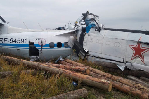 Russian plane carrying parachutists crashes, 16 killed