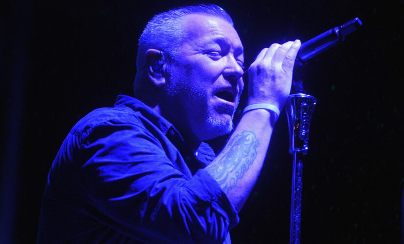Smash Mouth singer Steve Harwell appears drunk, yells threatening message to fan in concert video