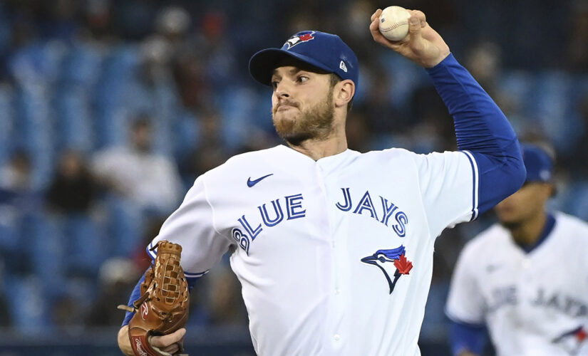 Matz sharp, Jays beat Orioles 6-4 to stay in wild card race