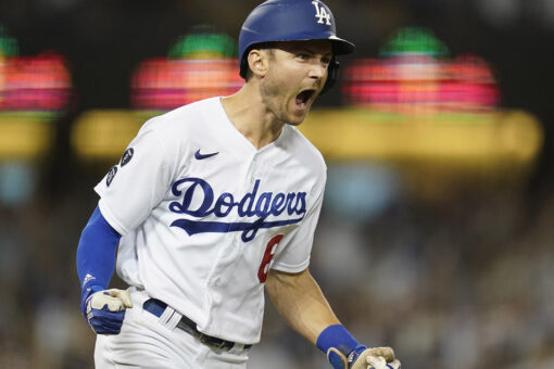 Trea Turner slam, solo HR; Kershaw hurt, Dodgers beat Brews