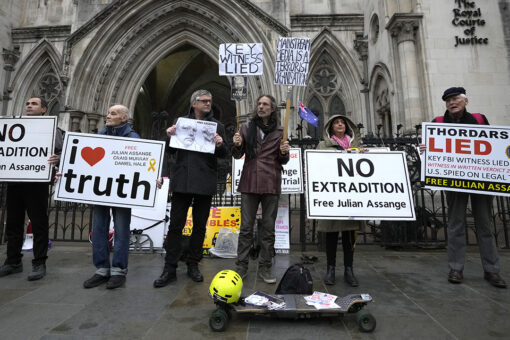 US asks UK court to allow Julian Assange to face espionage charges in US