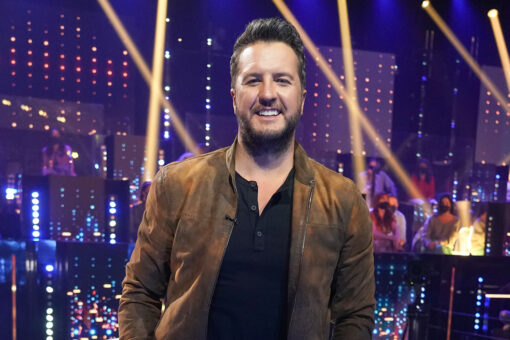 Luke Bryan to host the 2021 CMA Awards