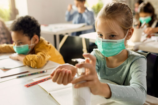 California school district tells parents their children must eat lunch in the rain due to COVID