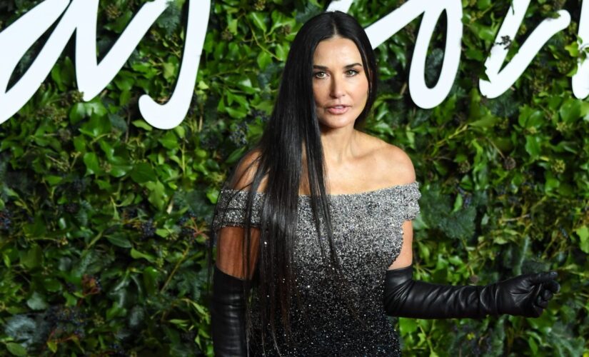 The Fashion Awards 2021: See the stars&apos; red carpet looks