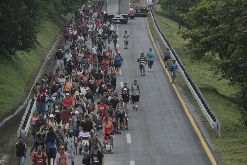 Mexican officers fire on pickup carrying migrants, killing 1