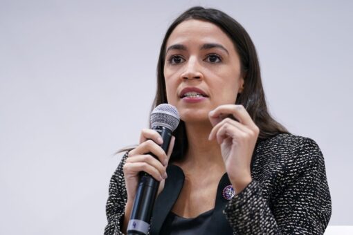 AOC, other House Dems press NYC prosecutors on &apos;excessive bail&apos; for prisoners