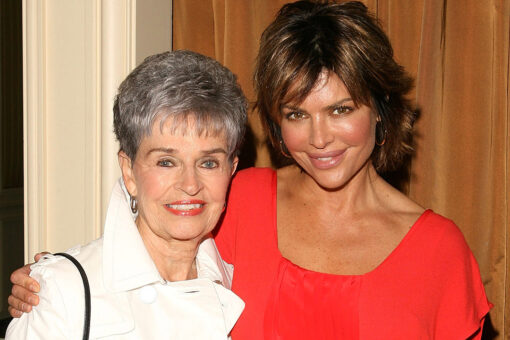 &apos;RHOBH&apos; star Lisa Rinna honors her mother Lois during first Thanksgiving without her: &apos;We all cried&apos;